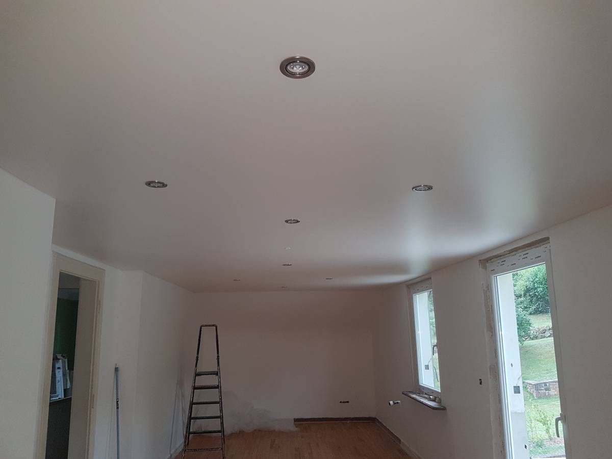 Pose de plafond tendu et plafond tendu lumineux à Thann, Cernay et Mulhouse Guebwiller