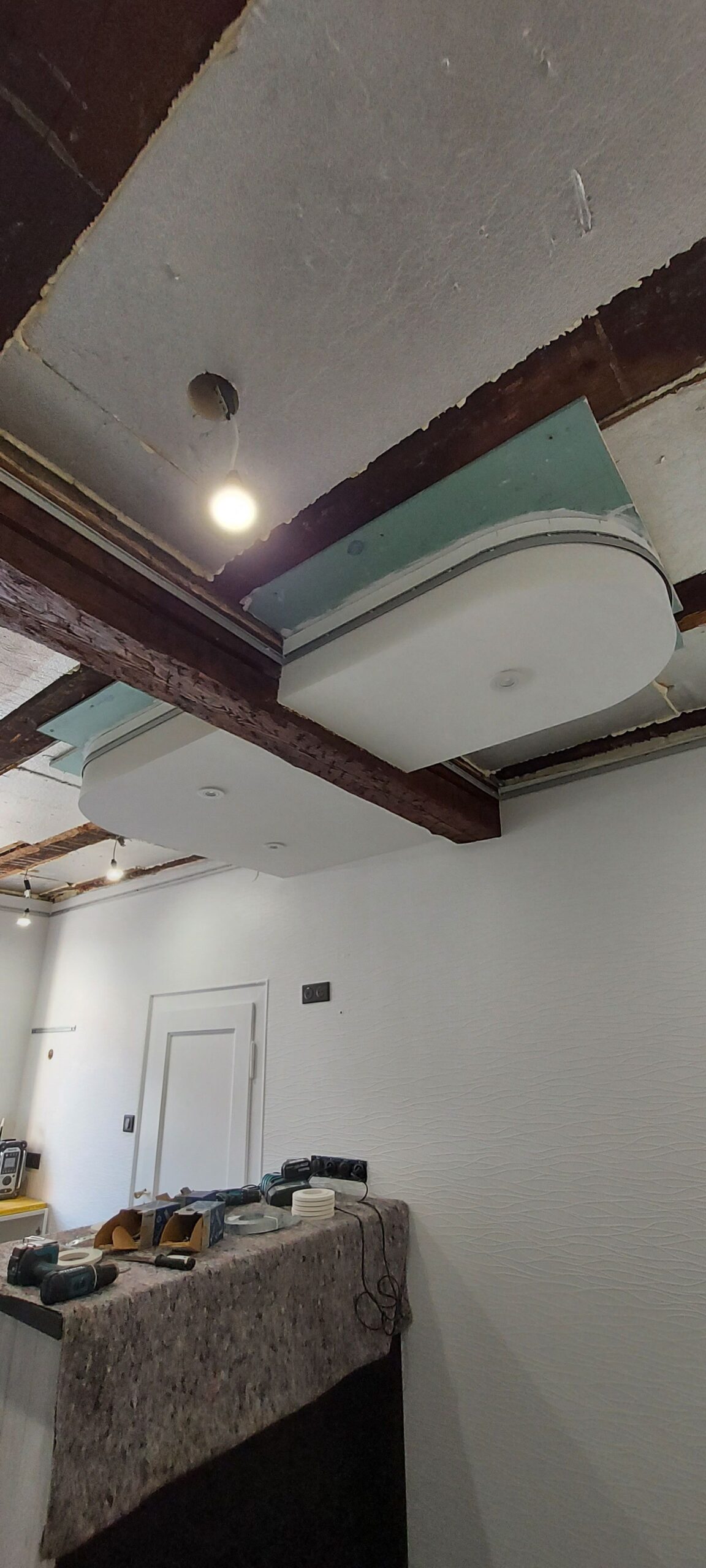 Découvrez notre dernière pose de plafond tendu à THANN près de CERNAY Rixheim 1