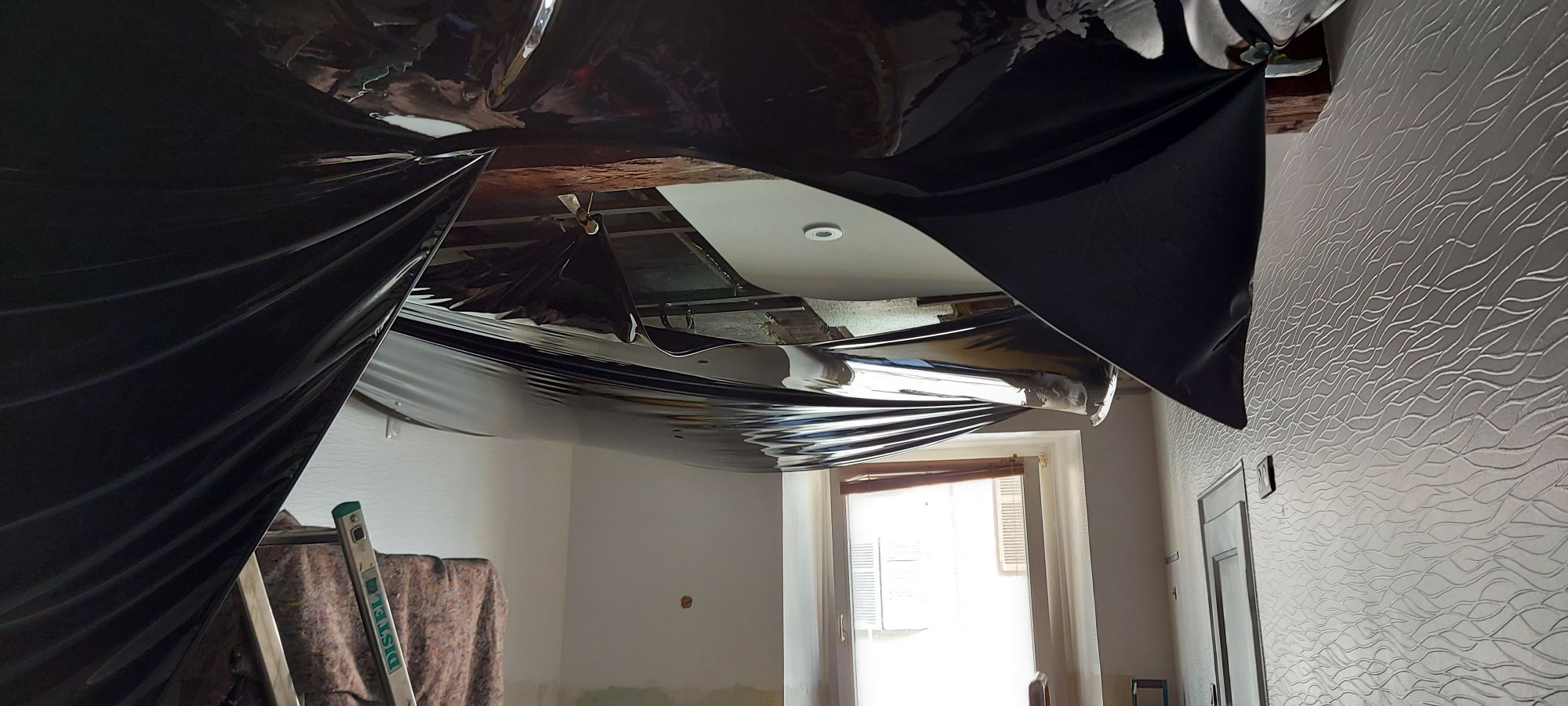 Découvrez notre dernière pose de plafond tendu à THANN près de CERNAY Illzach 3