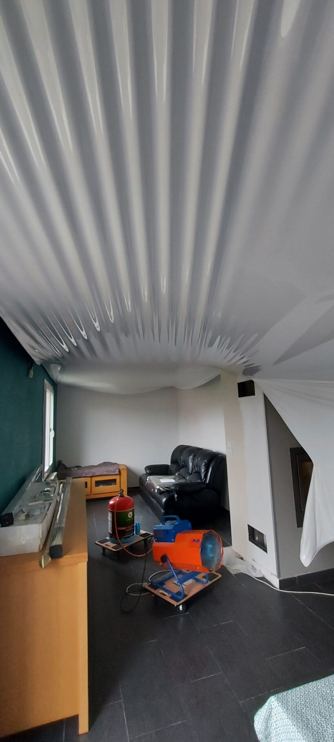 Comment un plafond tendu à chaud peut-il contribuer à la régulation thermique de votre maison ? Mulhouse