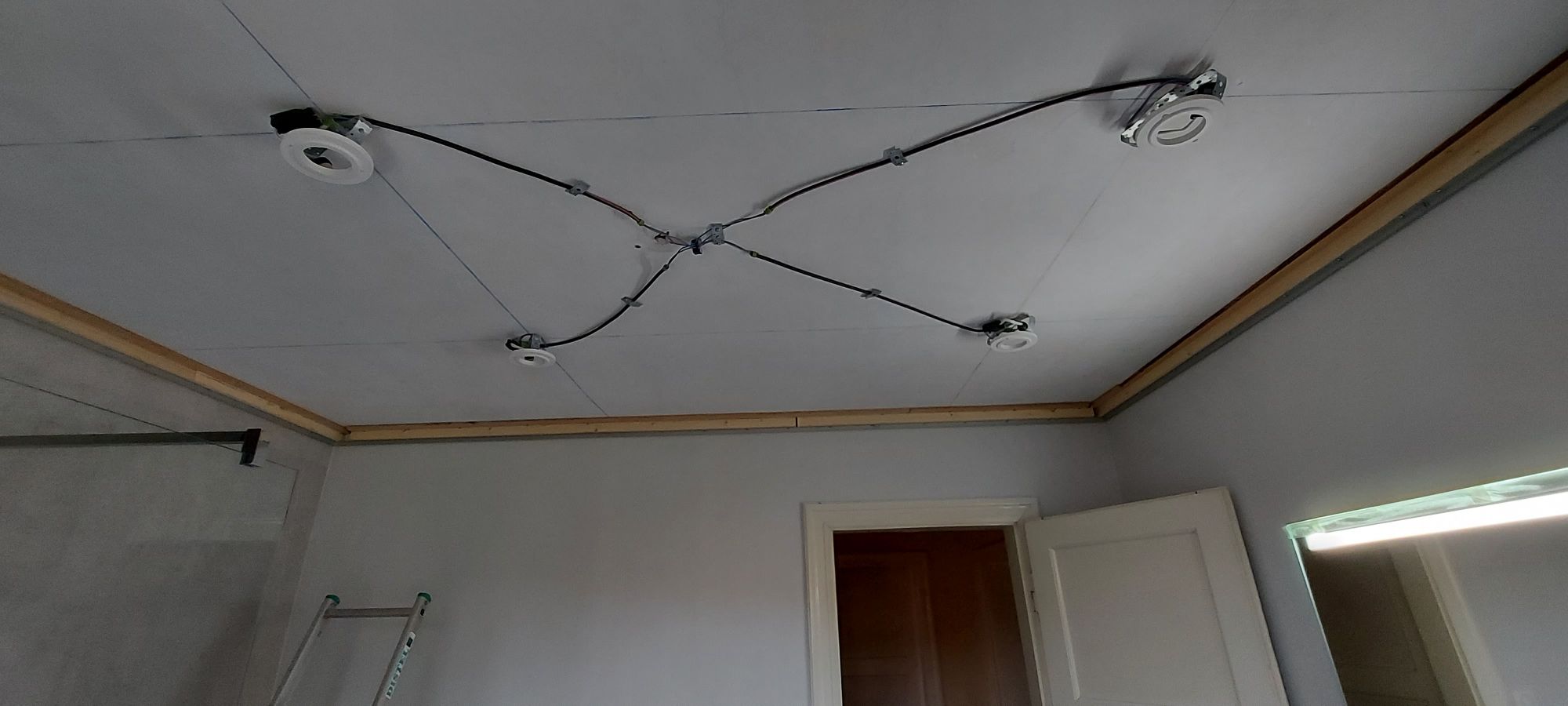 DECOUVREZ NOTRE REALISATION EN POSE DE PLAFOND TENDU A CHAUD EN BLANC MAT A REININGUE. Mulhouse 0