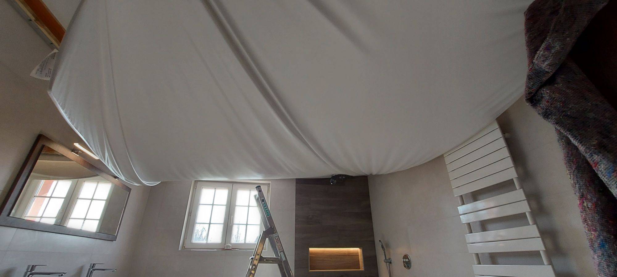 Comment poser un tissu mural tendu ? Mulhouse